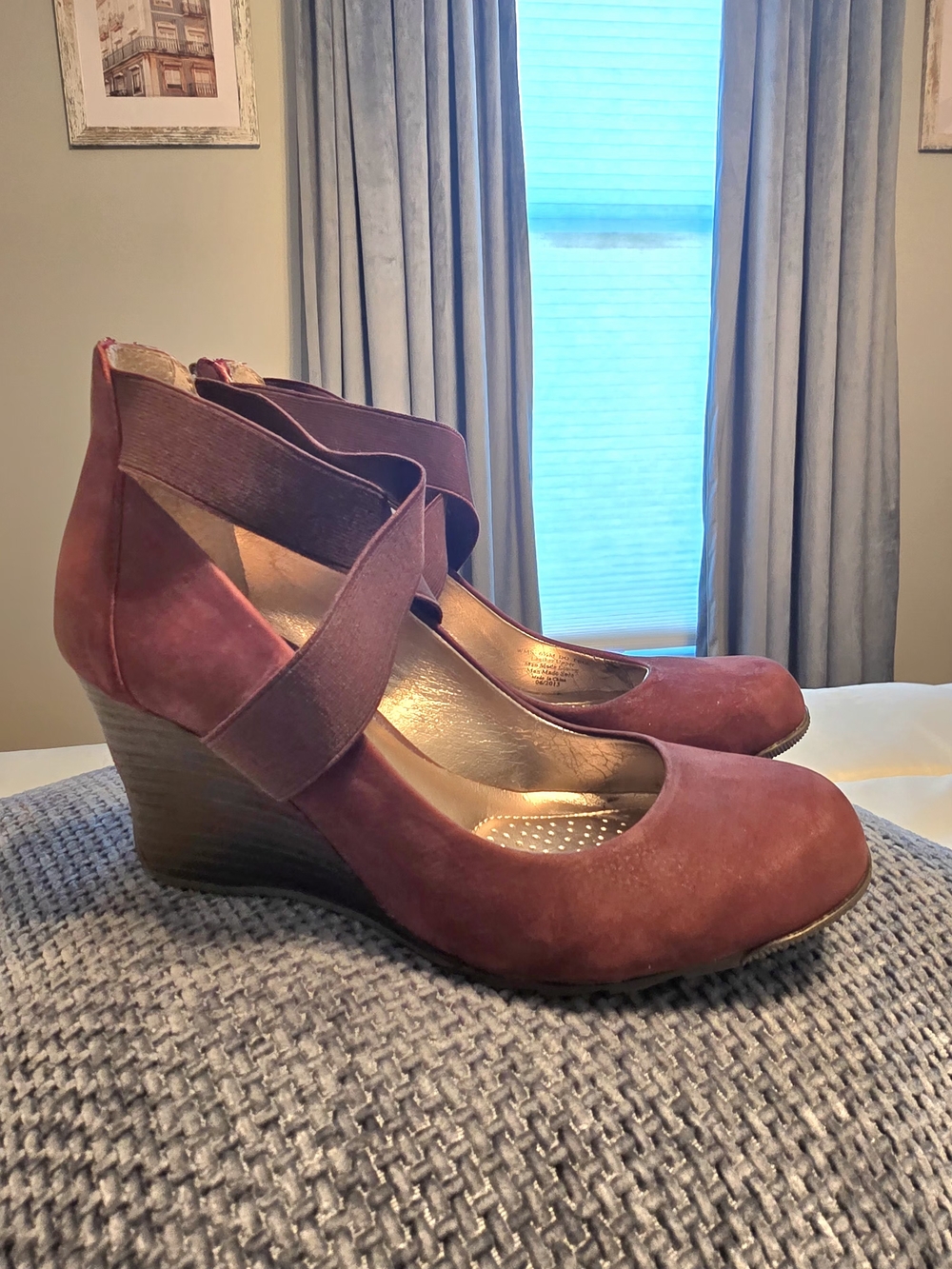 Kenneth Cole Reaction Women's Wine Suede Wedge Pumps with Crisscross Strap